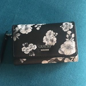 Guess Clutch/Wallet/wristlet